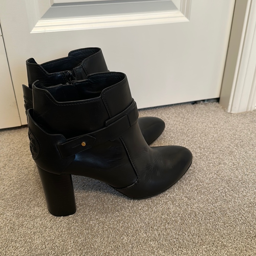 Tory Burch boots size 9.5 in black